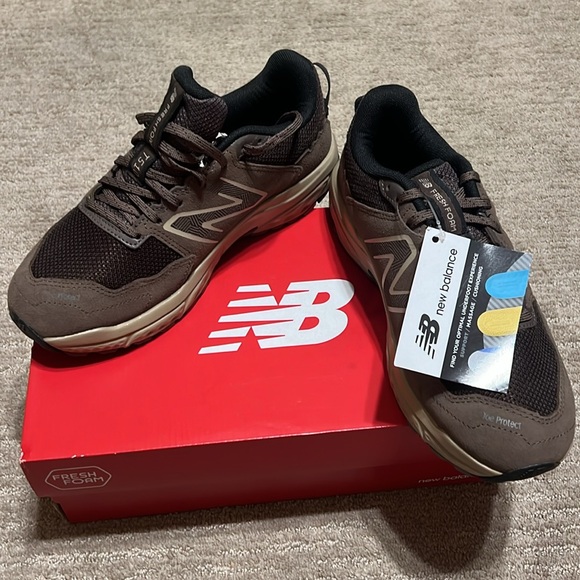 New Balance Sneakers - Picture 2 of 5